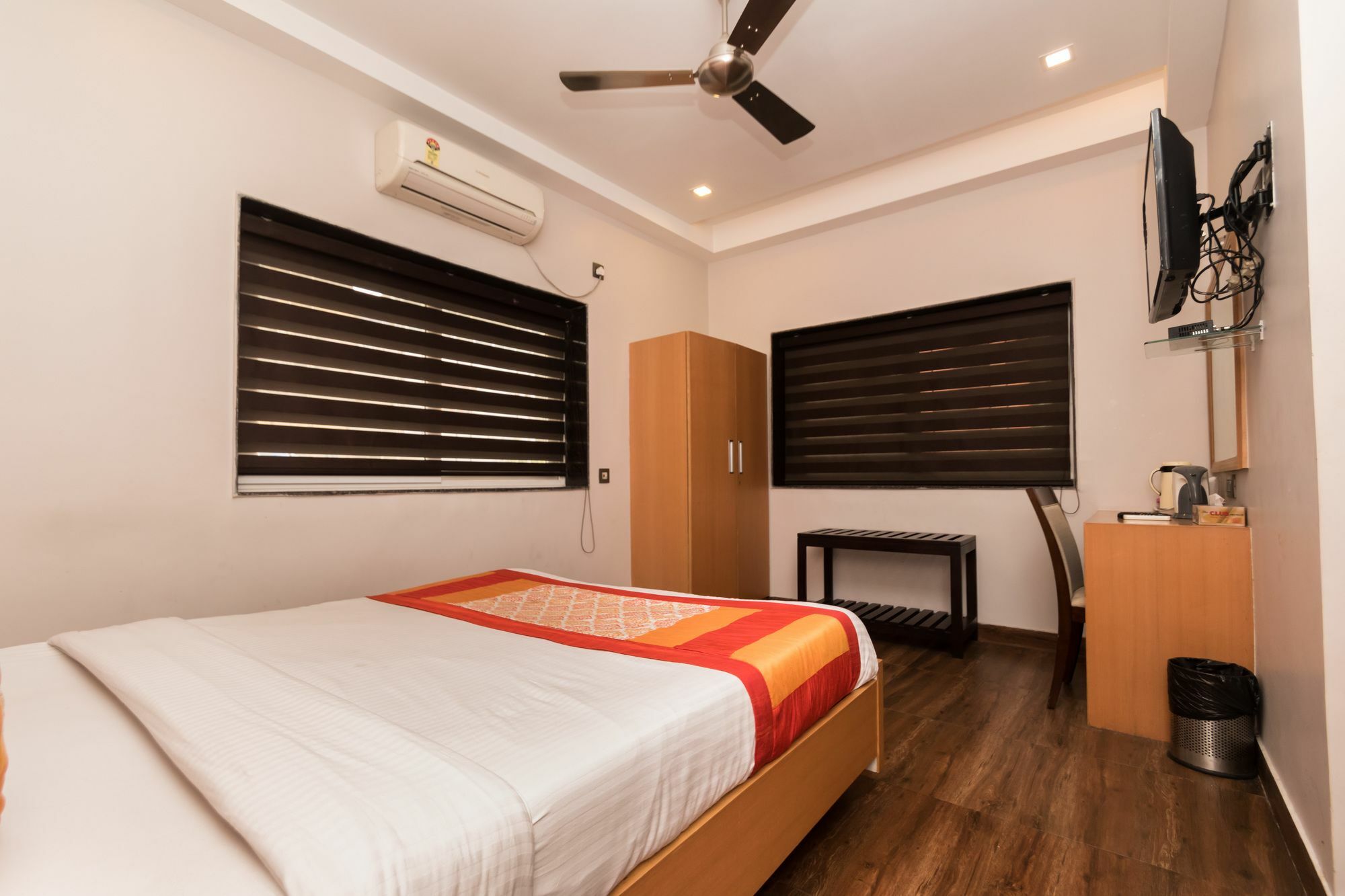 Oyo 3363 Near Sarat Bose Road Hotell Calcutta Exteriör bild